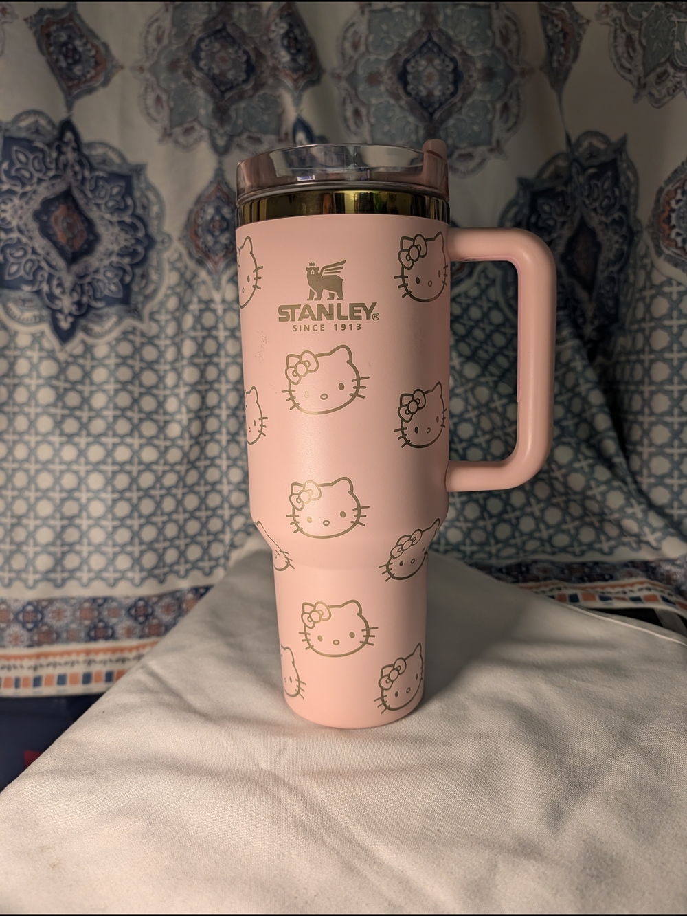 stanley x hello kitty pink 40oz tumbler — limited edition cute collab